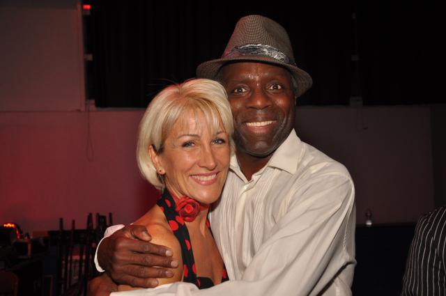 min 2010 11 13 fous swing 383